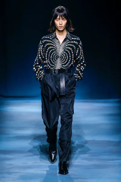 Look 50